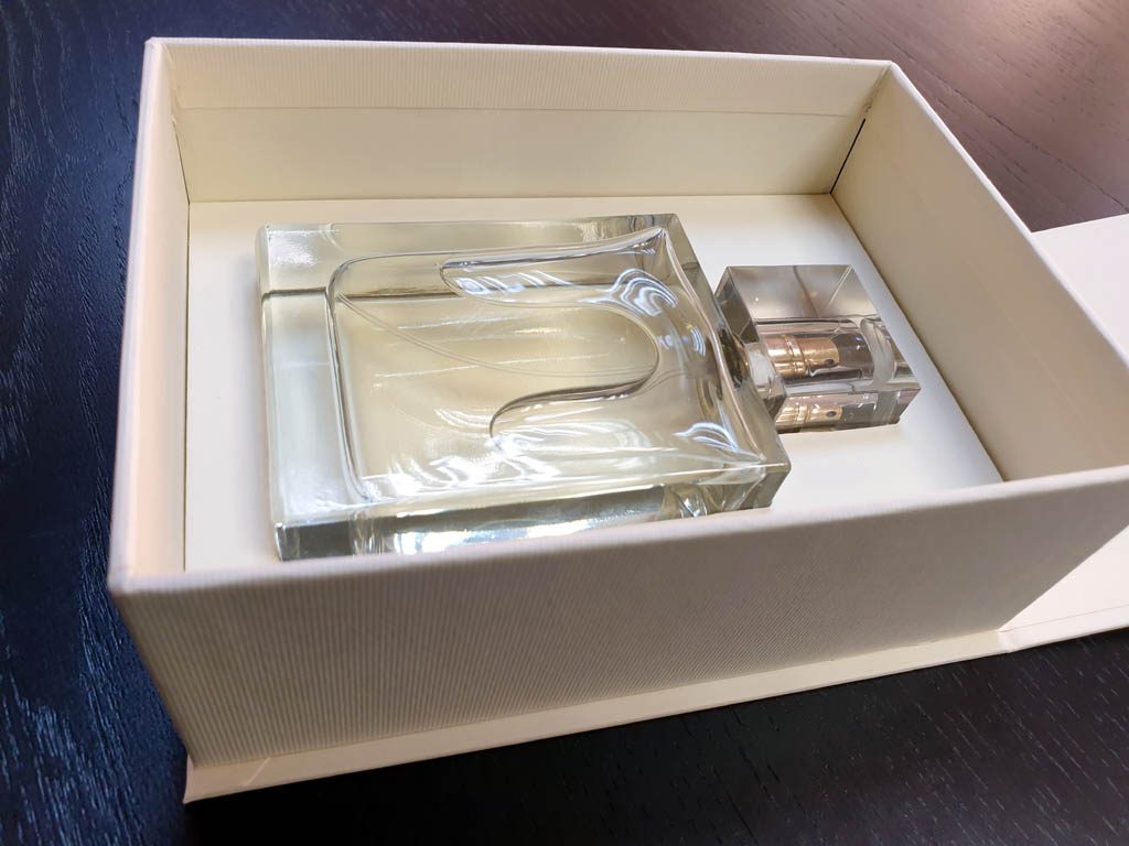 Cutii Rigide Rezistente Din Mucava Cu Magnet Pentru Parfum (model 6096) (14)