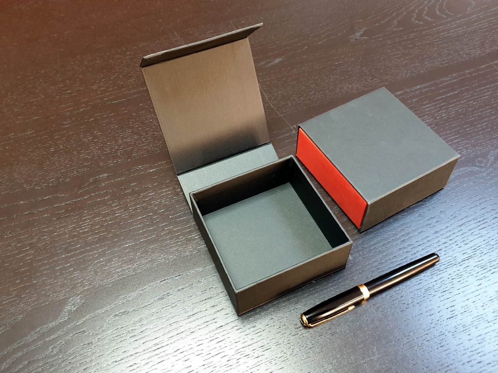 Cutii Rigide Rezistente Din Mucava cu magnet pentru bratari (model 6098) (5)