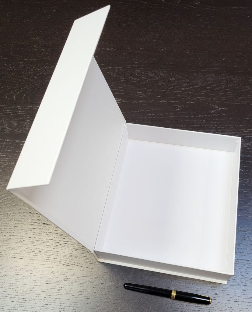 6522-Cutie cu magnet 230x200x50mm-1